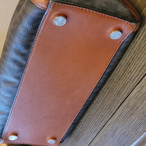 Michael Kors Purse - Picture 7 of 9